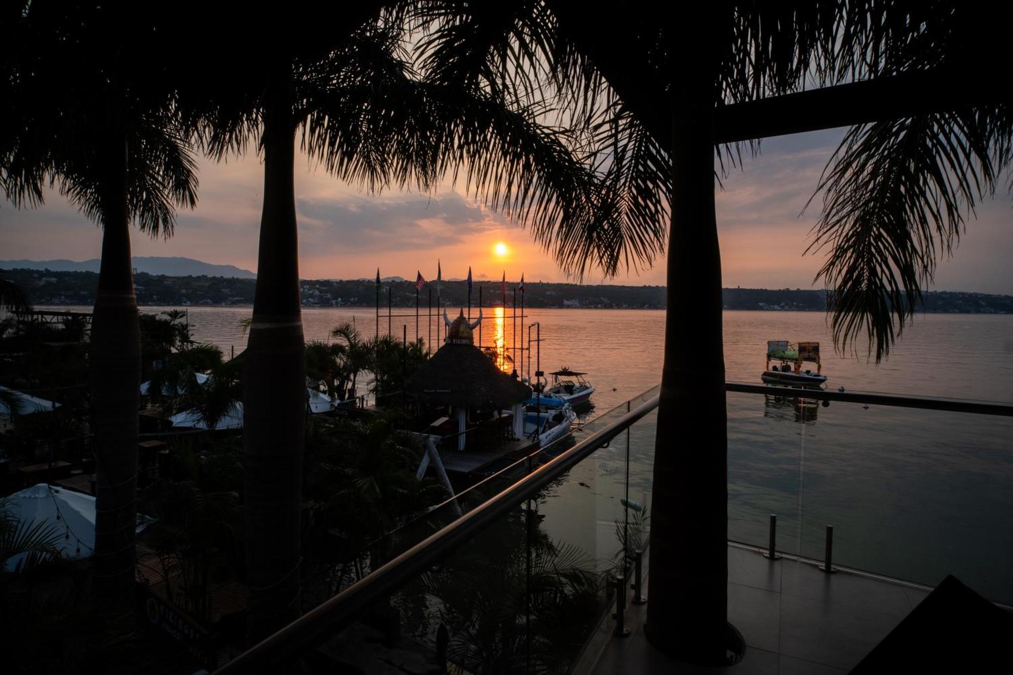 Playa Vikingos Tequesquitengo Cuernavaca Exterior photo